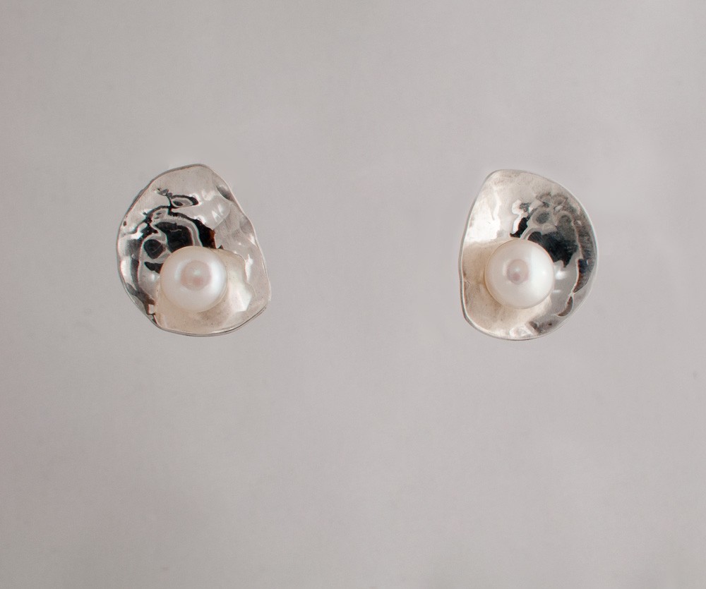 Simply Chic Sparkling Shiny Sterling Silver Stud Earrings Freshwater Pearls Mirror Effect Reflections Chic Mother Day Gift